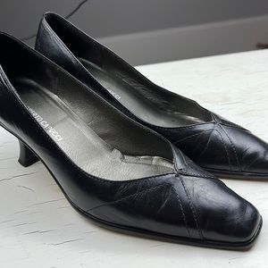 Vintage ROBERTO CAPUCCI BLACK HEELS Made in Italy SIZE 8
